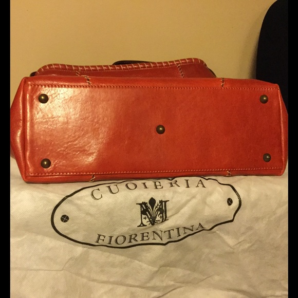 Beautiful orange leather bag purchased in ITALY! - Picture 3 of 10